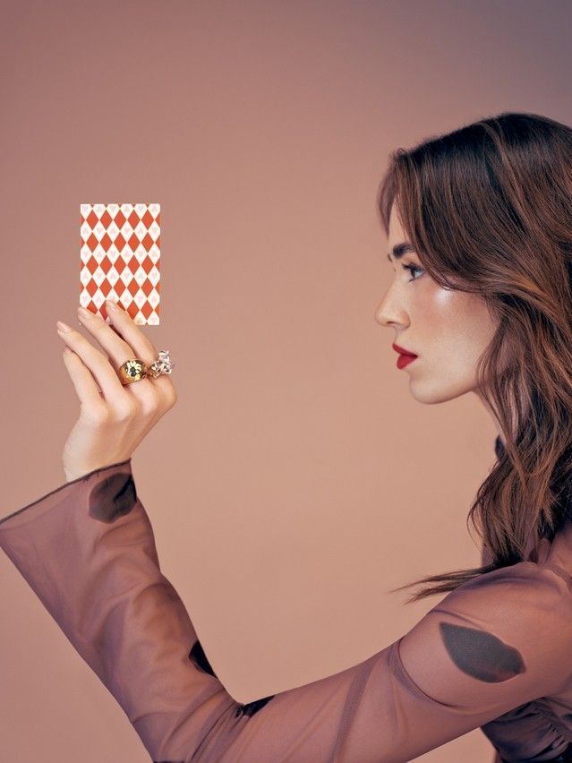 Коробка с комплектом карточек для игры 