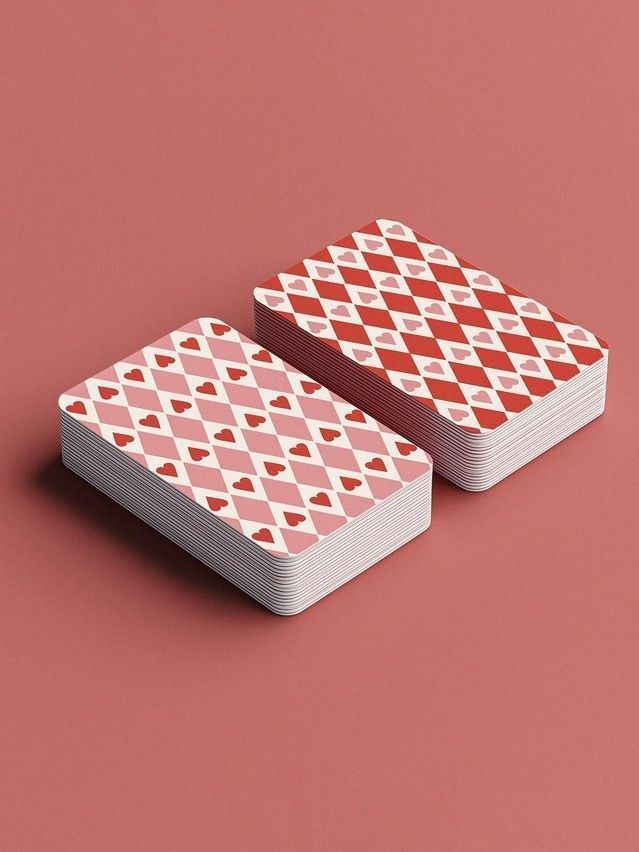 Коробка с комплектом карточек для игры 