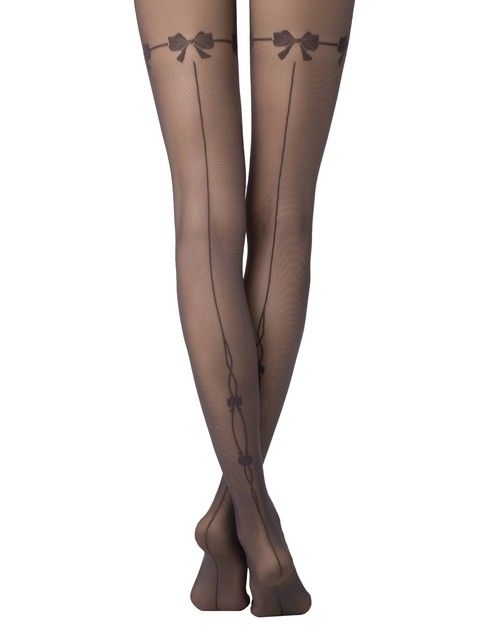 Tights with an imitation seam at the back and a pattern of 
