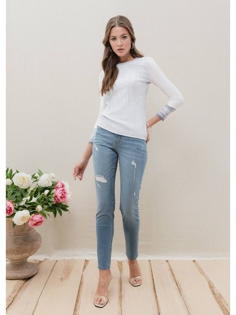 Trendy jumper with a tight silhouette LDK050