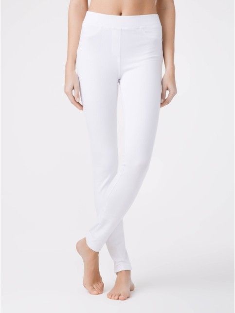 Modeling jeggings with the 