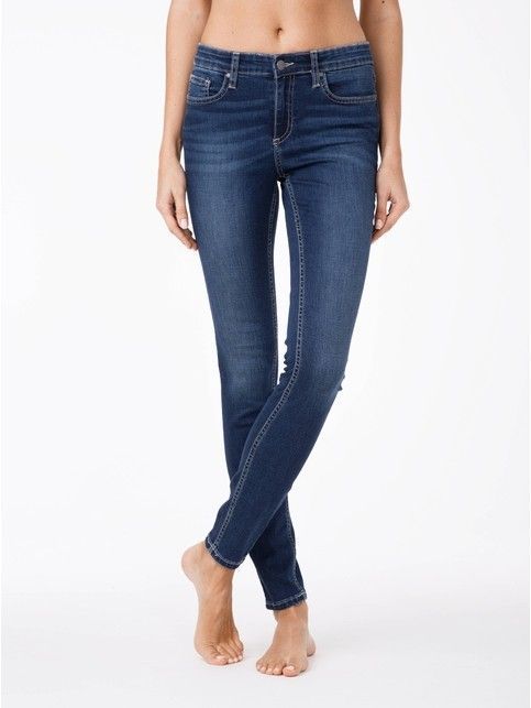Modeling jeans Skinny with a medium fit 4640/4915D