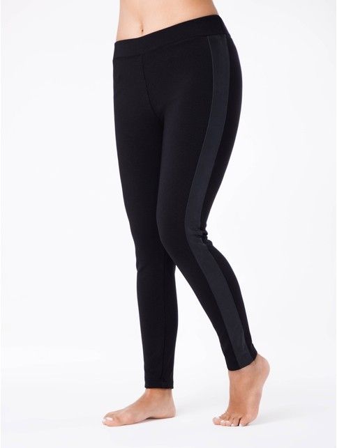 Modeling leggings with lampas URBAN+