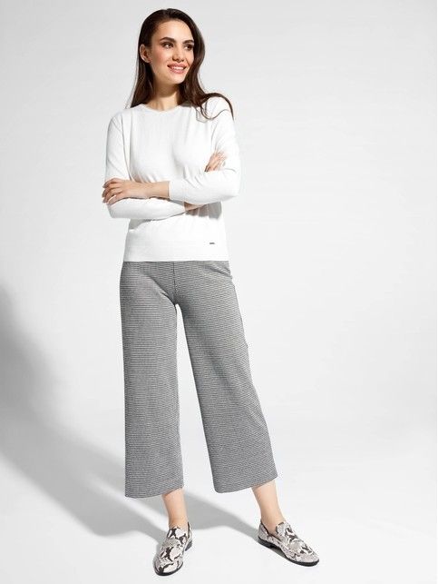 Knit pullover made of yarn with premium quality viscose LDK 053