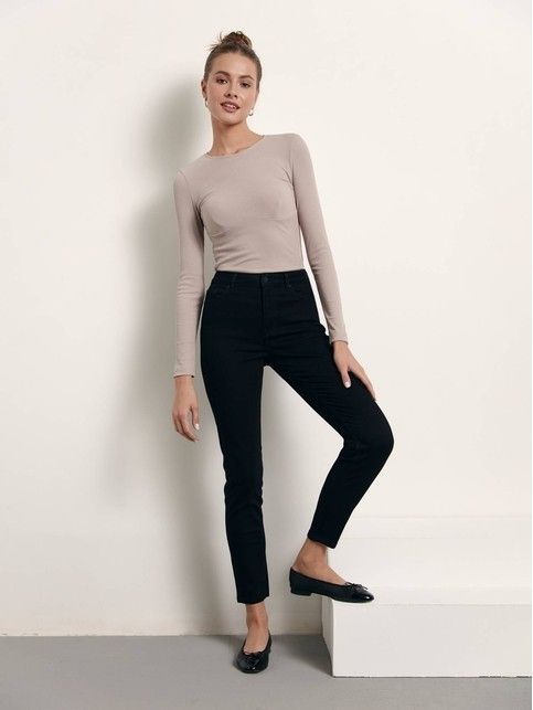 Mom Slim High Rise Jeans CON-359