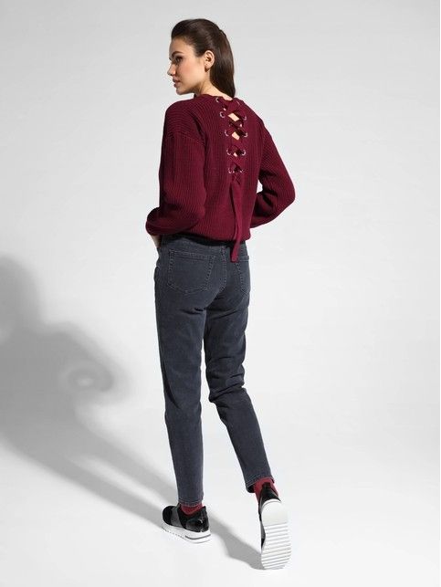 Stylish jumper made of voluminous yarn with lacing on the back LDK 073
