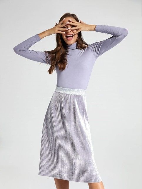 Classic turtleneck made of premium quality viscose 