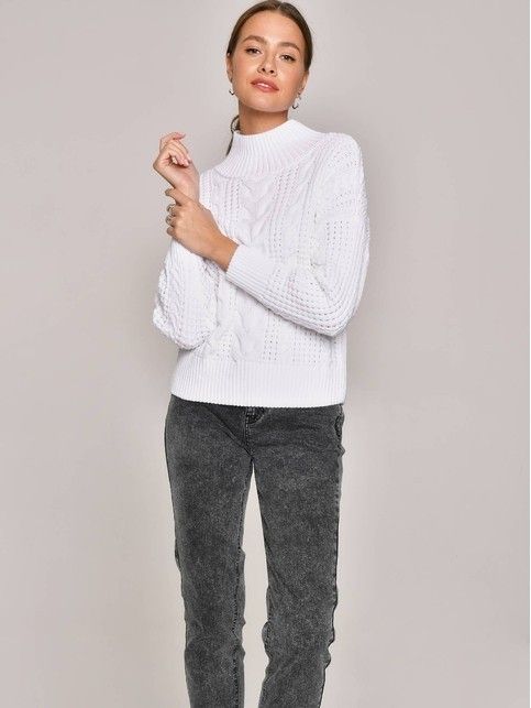 Sweater with braids made of premium quality LDK 115 yarn