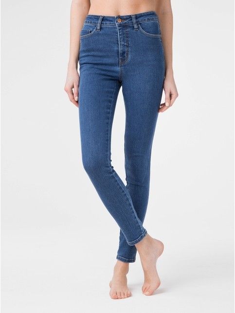 Modeling eco-friendly jeans skinny with a super high fit CON-174 Lycra®