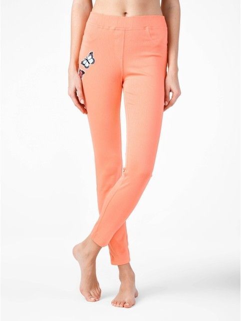 Modeling jeggings with «Butterfly» applique NOVA