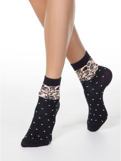 Cotton socks with dots and flowers pattern
