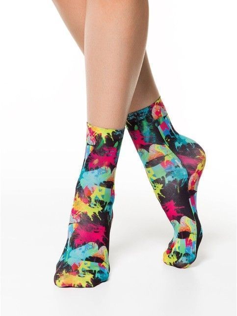Colorful lips patterned socks