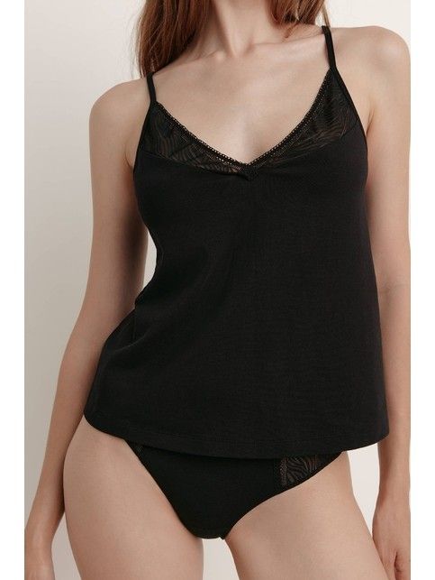 T-shirts and tops for women