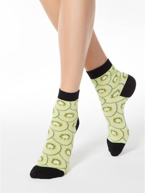 Cotton socks with kiwi pattern